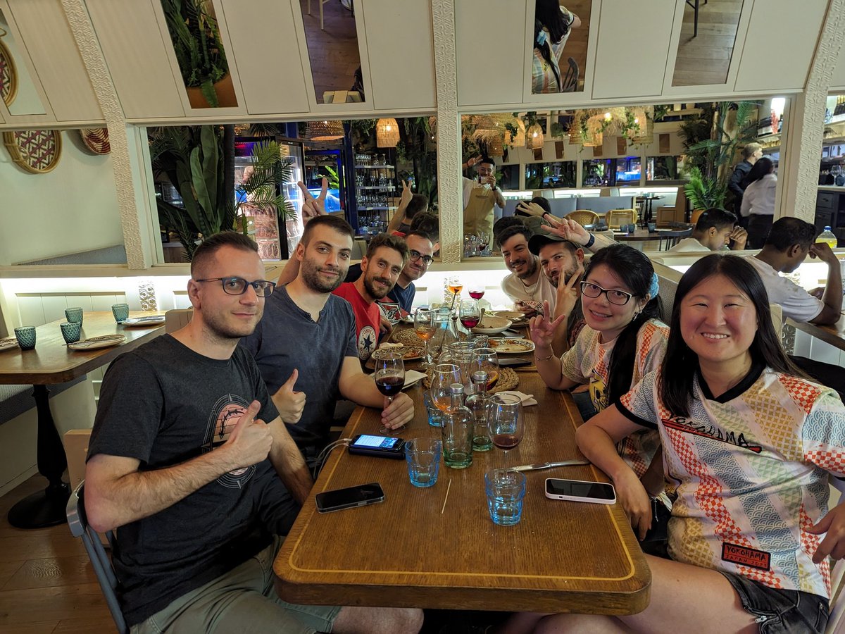 SusySusiePOGO's tweet photo. Great night in Barcelona with great company! ❤️ https://t.co/M56qQJDz5Z