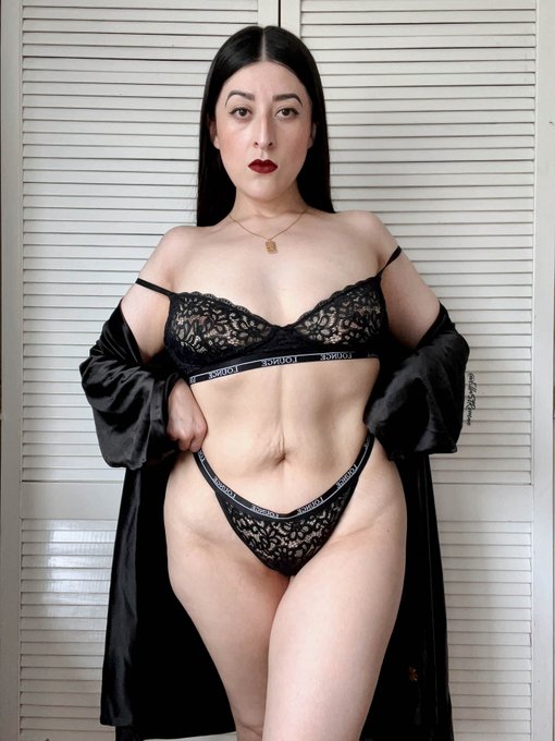 Tu QueenDom est&aacute; aqu&iacute;. 👑 https://t.co/RskowOxpBh