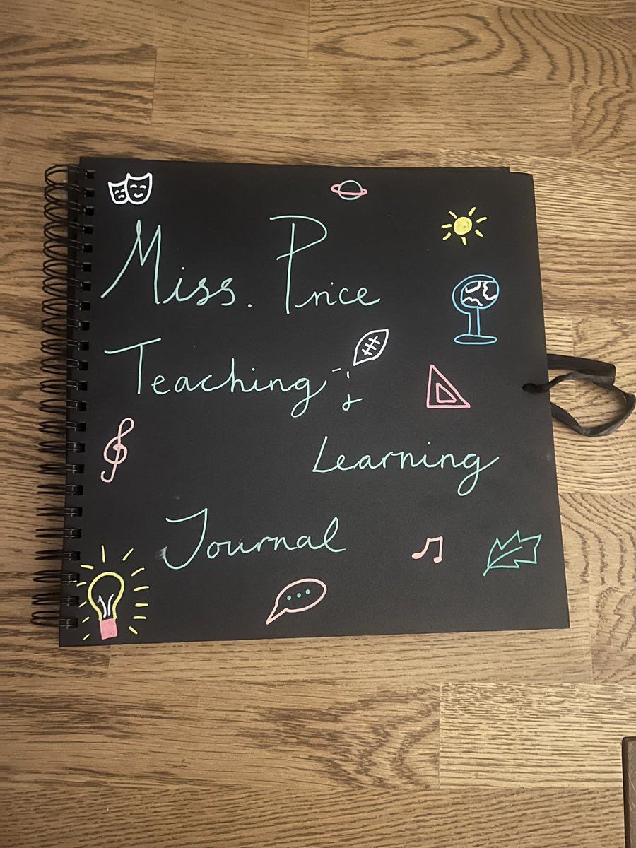 Miss Price 🎭🔭📚🏑🧘♀️ tweet media