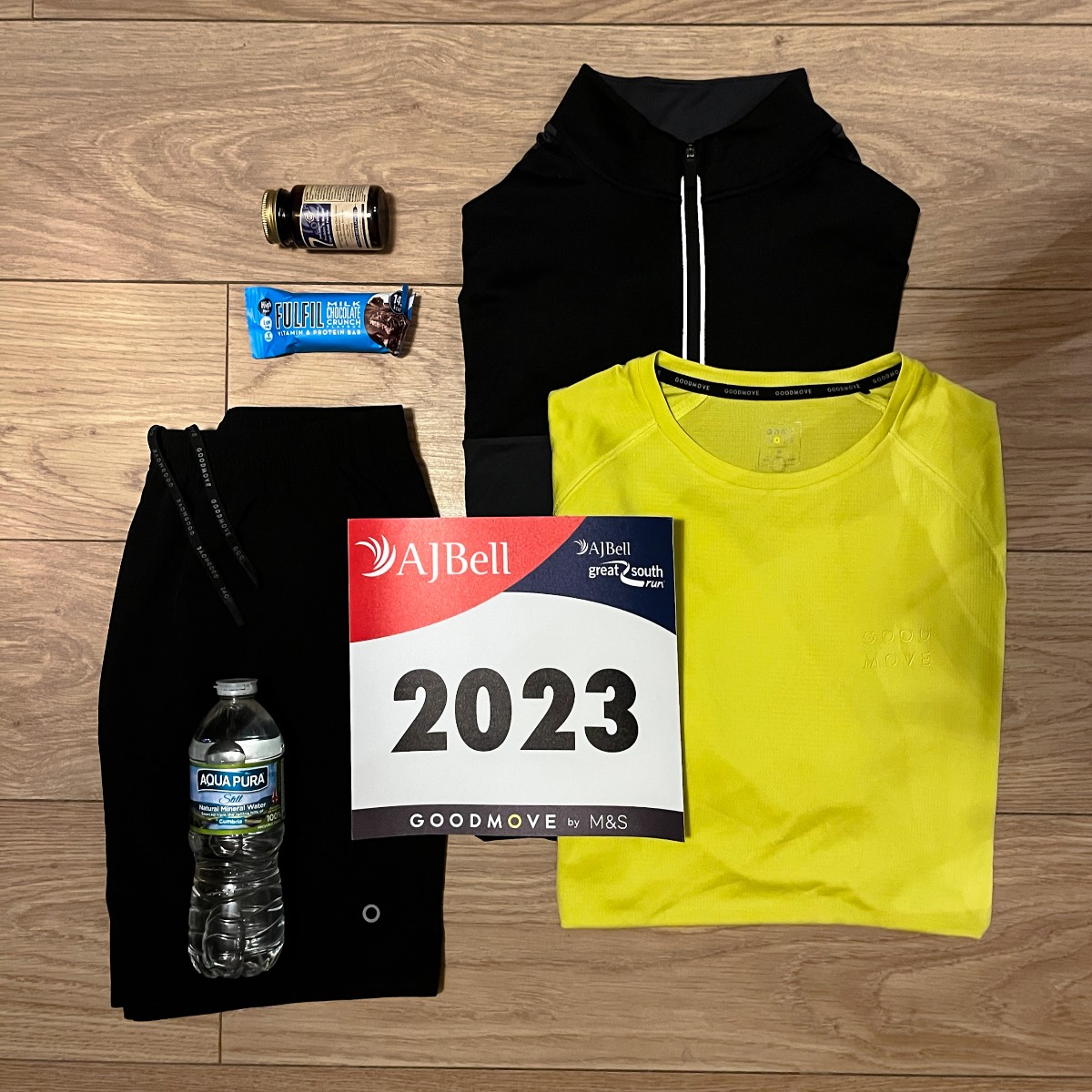 Great_Run's tweet photo. Have you got your race day outfit ready?

📸 Tag us your pre-race flatlay photos using the hashtag #GreatSouthRun!

Let's go! 🏃‍♀️🏃‍♂️ https://t.co/Z13abeSGIl