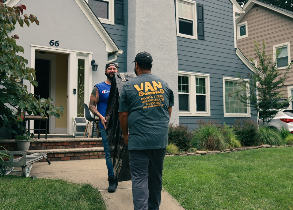 vanexpressnj's tweet image. Feeling overwhelmed by the challenges of a long-distance move? Let us handle the intricate details while you focus on your new journey. Contact us now to arrange your move stress-free.

 vanexpressnj.com/services/long-…

#VanExpressNJ #MovingExperts  #LongDistanceMove