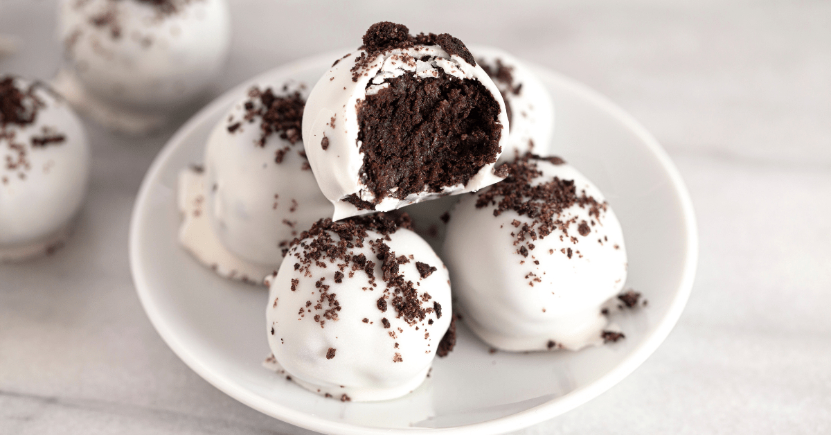 ASPANational's tweet photo. Sources tell us it's National Dessert Day - that's dessert (like cake), not desert (like sand). We're sure, somehow, there's a tie-in between #PublicAdminstration and dessert but, given that we can't think of one right now, go get yourself something yummy for #Dessert today! https://t.co/TUcztV5z89