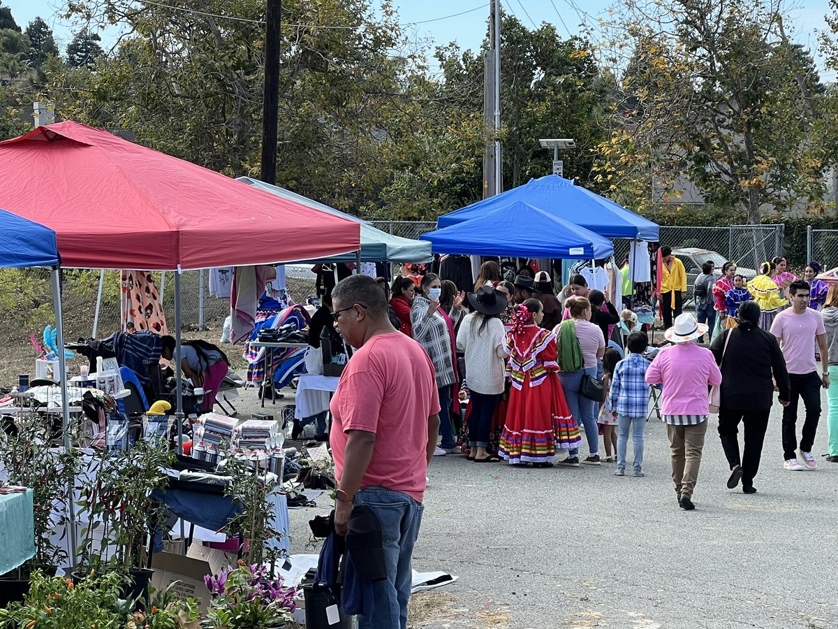 La Pulga! We are here for 3 more hours! 112 Diamond Dr.