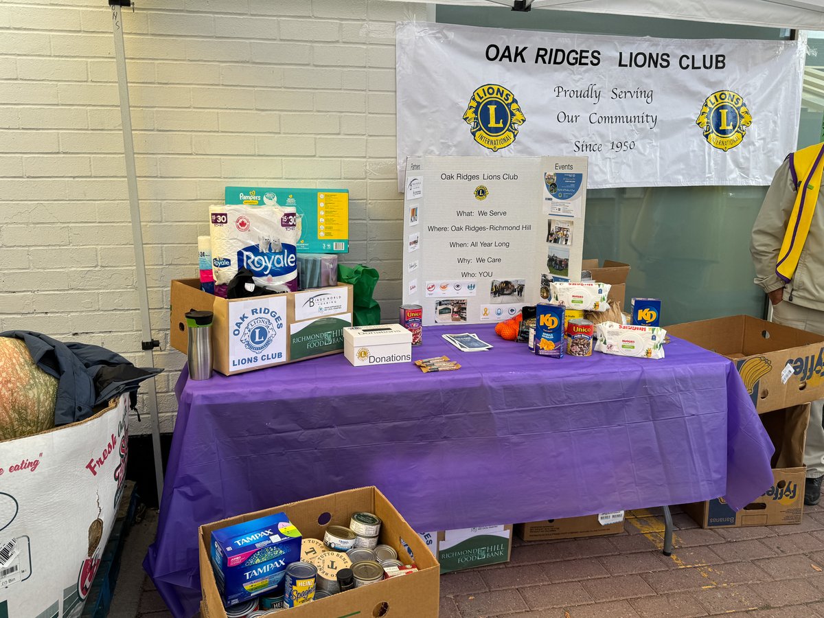 MichaelParsa's tweet photo. It was great to join the Oak Ridges Lions Club today for their #FallFoodDrive in support of the @RHFoodBank.

Thank you to Katherine, the entire Lions team &amp; all the volunteers for bringing the community together to help our neighbours in need!

#Aurora #OakRidges #RichmondHill https://t.co/xBNrbywW2D