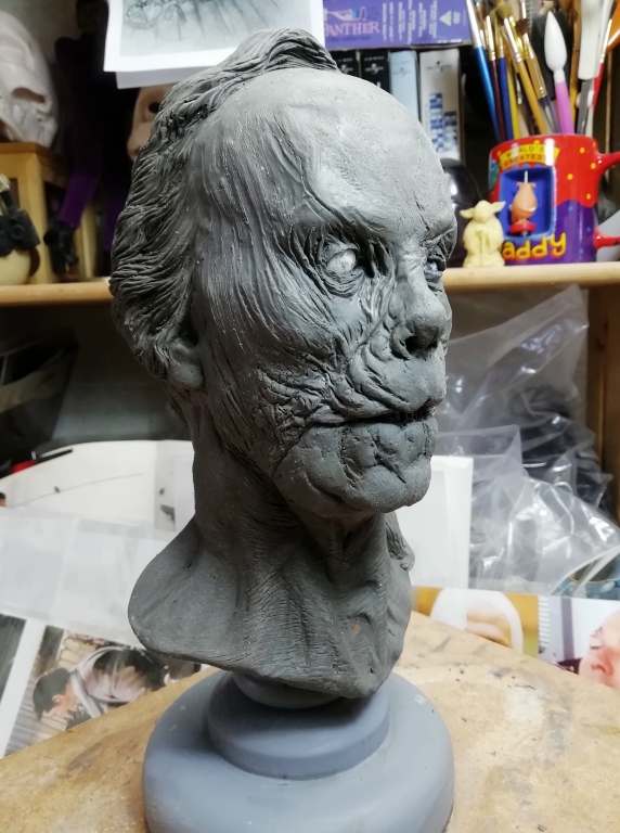 SculptAndDesign's tweet photo. Something creepy finished for the spooky season! 😊
'Verger' ... based on the unforgettable character played by the amazing Gary Oldman from the movie Hannibal (2001) 😊 https://t.co/mPO3oLWCyd
