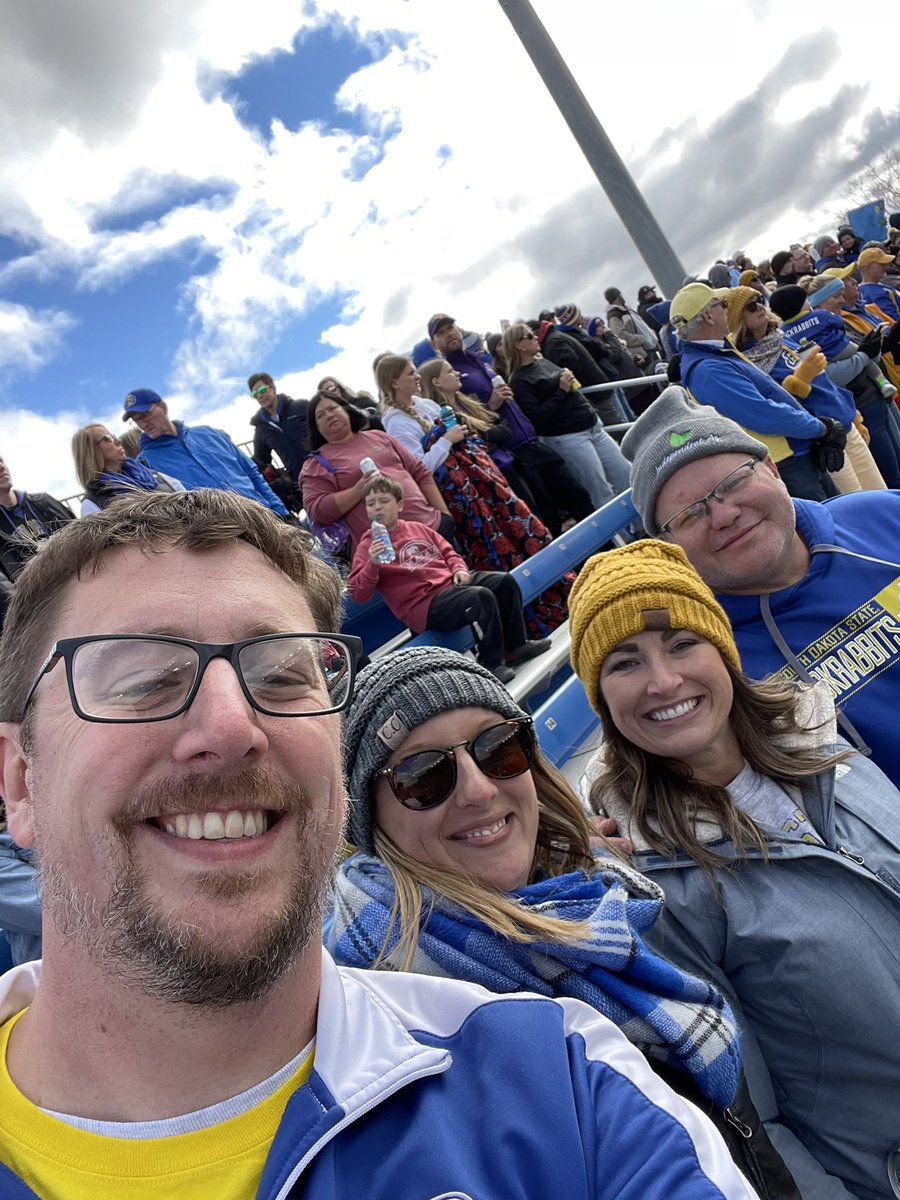 a_fischbach20's tweet photo. What a great day for a hobo day W. #gojacks https://t.co/VilQpgpptC
