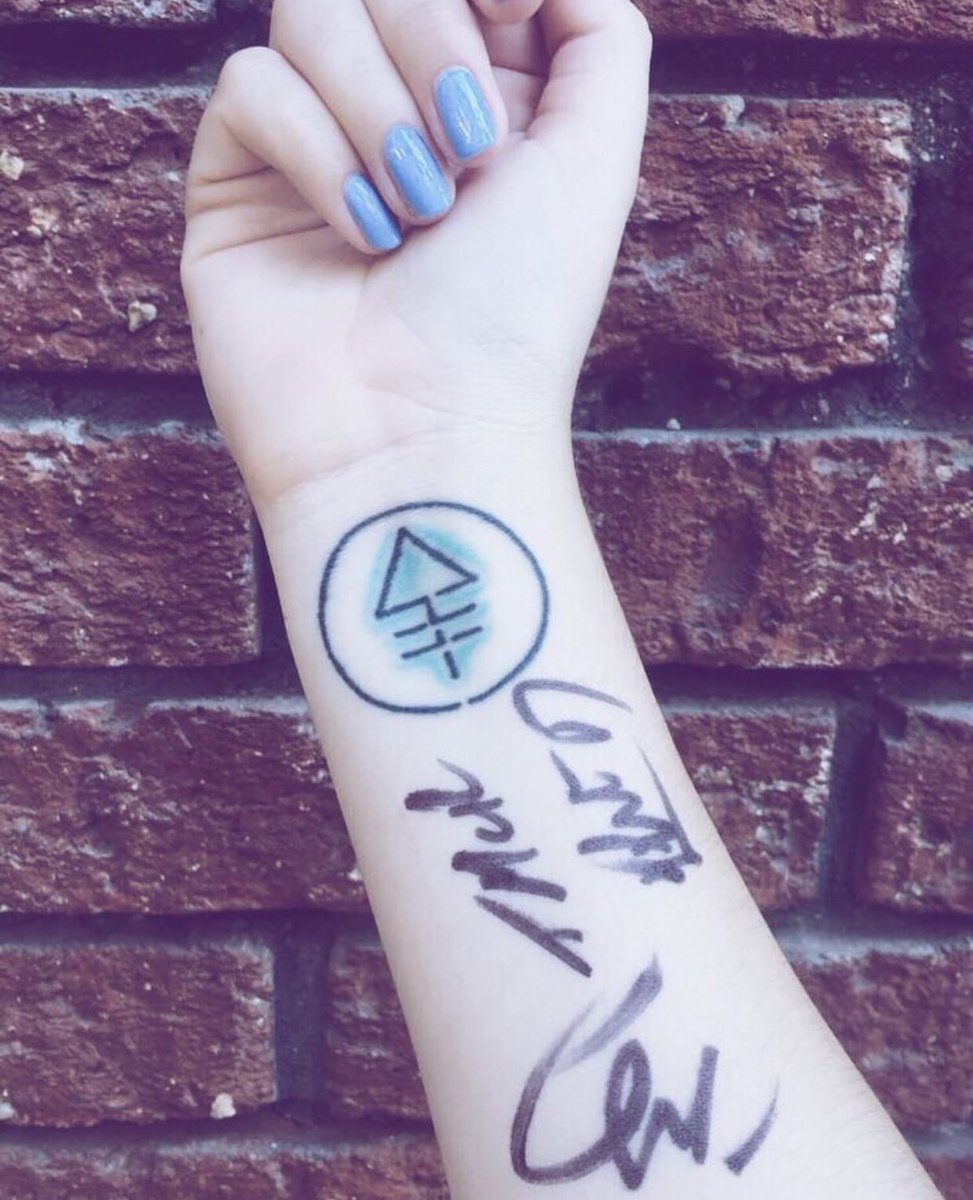 BYEpeterpan's tweet photo. Can’t believe yesterday was 7 years ago since I got my first tattoo @beforeyouexit ✨💙 time truly flies by! I miss them! https://t.co/IFSShZxYIX