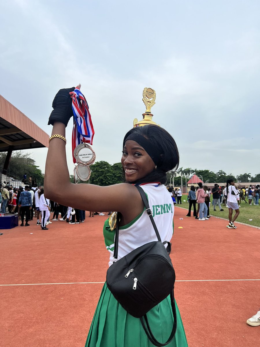 We didn’t win 1st place but we definitely gave it a good shot! GREEN HOUSE 💚

I ran for charity today. We showed up for something that means SOMETHING.  I’m so so proud of us all. 💚💚💚
#AllStarsGame #EndHungerNow