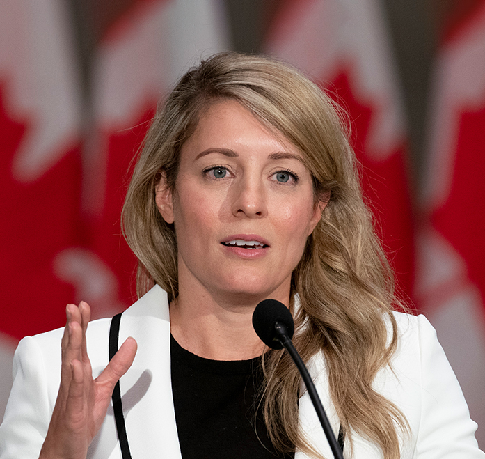QNAEnglish's tweet photo. HE Prime Minister and Minister of Foreign Affairs Receives Phone Call from Canadian Foreign Minister. #QNA #Qatar #Cnada
https://t.co/yiifHpinrh https://t.co/l3NHiY0hKQ
