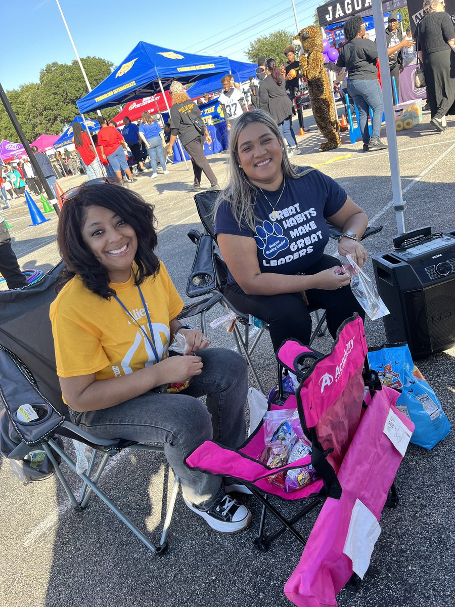 <a href="/AliefWellness/">Alief ISD Physical Education and Health</a> <a href="/hearnehusky/">Hearne Elementary</a> Husky Nation showing up at #AliefProudDay! <a href="/AliefWellness/">Alief ISD Physical Education and Health</a> <a href="/hearnehusky/">Hearne Elementary</a>