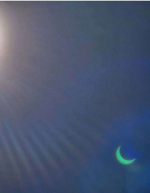 ejolo's tweet photo. Eclipse en Maracaibo 2:45 pm https://t.co/xOULweJpal