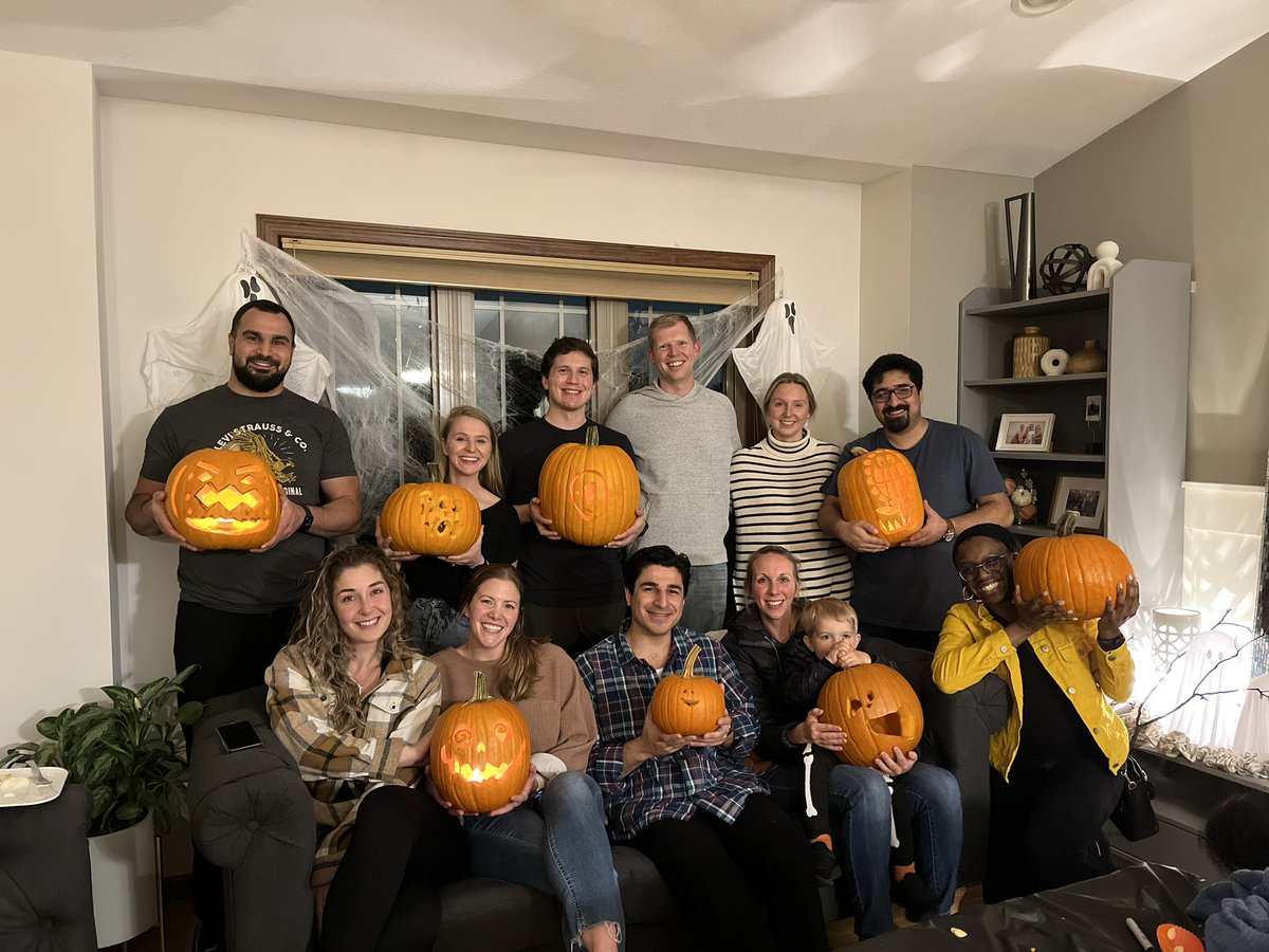 The PGY-1 and 2 classes got together to carve pumpkins and bond last night! No better way to ring in fall than with the best co-residents around! 🎃 #residentbonding #coresidents #pumpkincsrving #oto #ent #otoresidency #entresidency #otomatch2024 #MedTwitter
