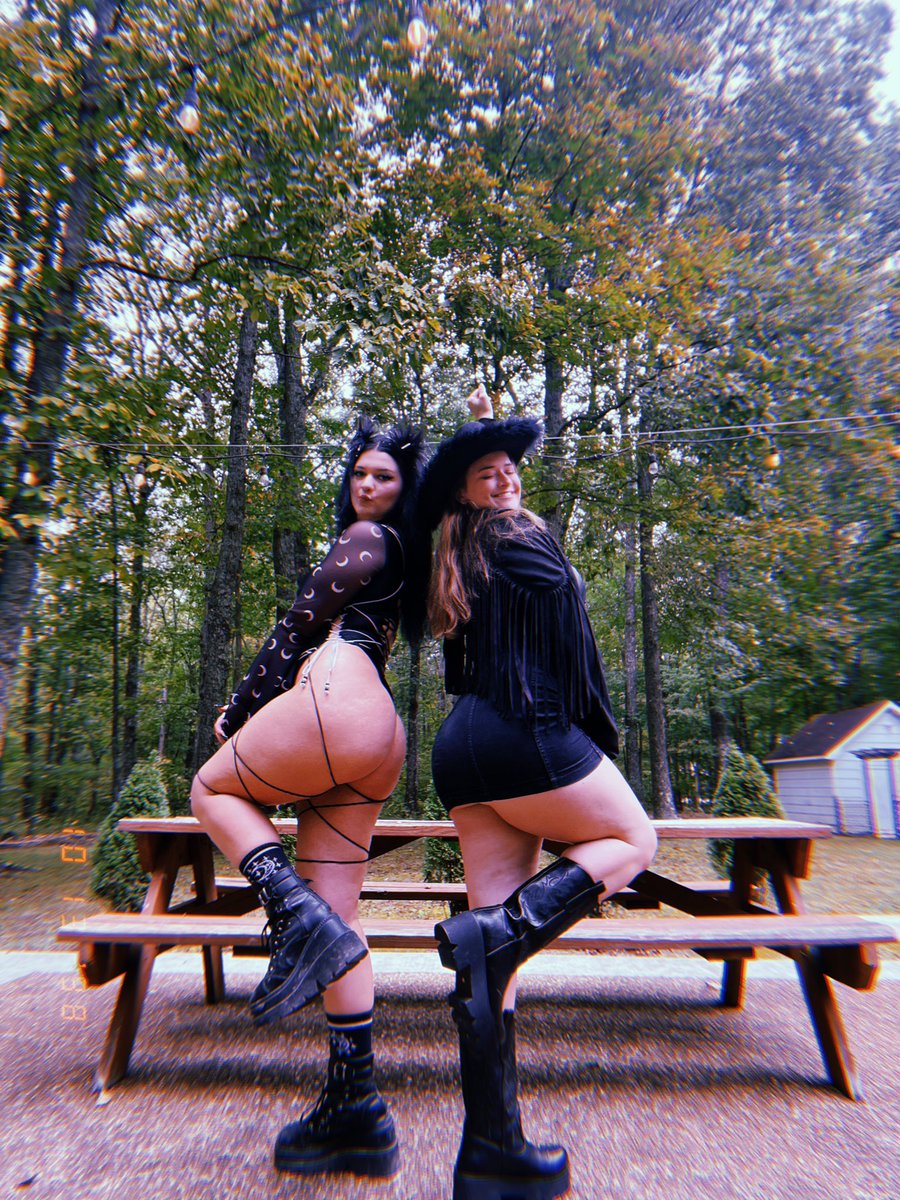 thirdeyefeels's tweet photo. day 1 summoning slay 🖤 https://t.co/PFqaAL6r5n