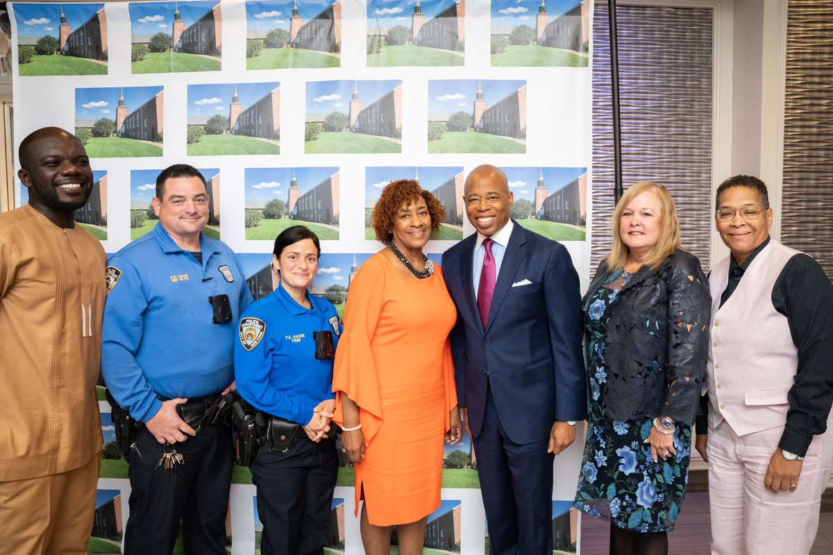 NYCMayorsOffice's tweet photo. Since 1886, the First Congregational Church of Rockaway Beach has brought police and community together to keep the neighborhood safe. @NYCMayor joined them today to celebrate their 137th anniversary. https://t.co/HjFQzFLu6A
