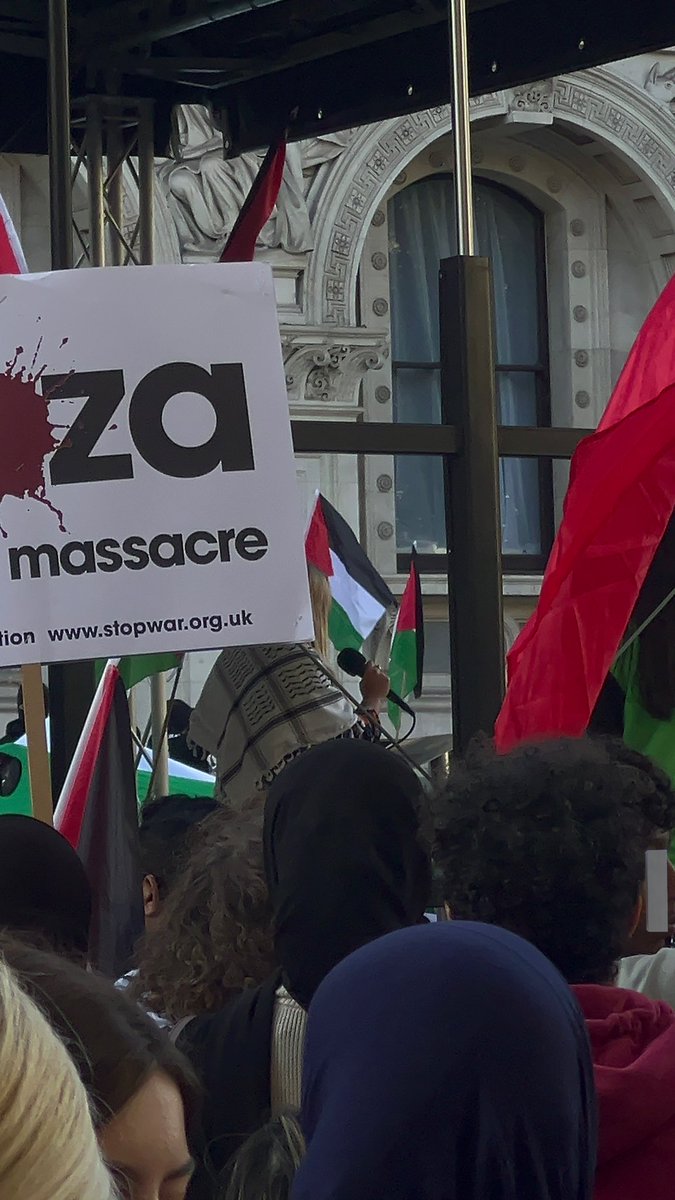tnyhearts's tweet photo. london today. May Allah protect the people of Palestine https://t.co/3VBzALoGqS