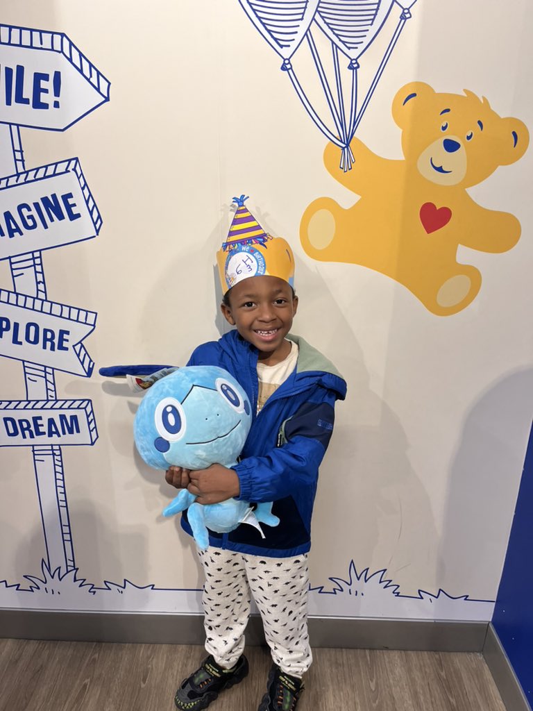 imageofanewdawn's tweet photo. My guy had to come get his @buildabear for his birthday 🥳 #guytime https://t.co/3BOMTjfzFE