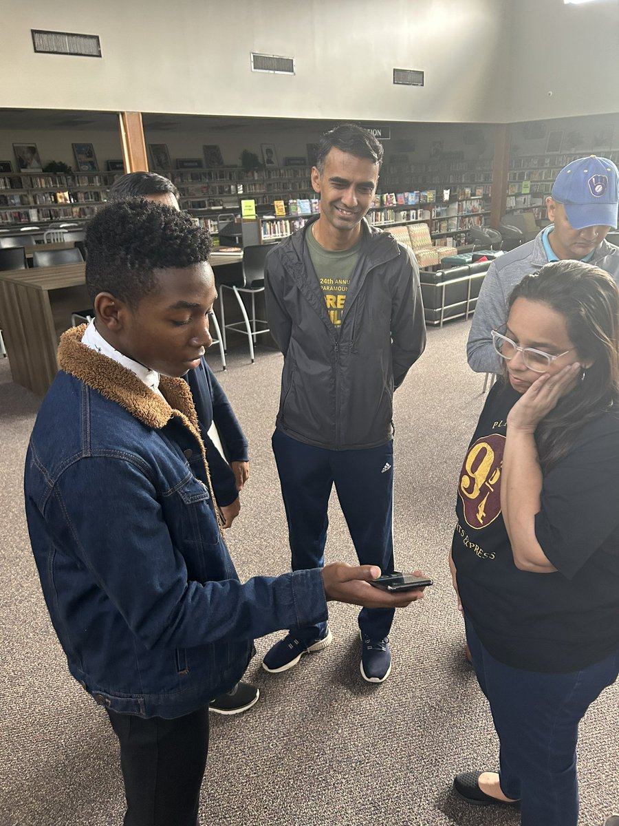 ShilohGenerals's tweet photo. Day 49a - Weekend Edition: Andreas F. C/O ‘24 & President of Shiloh’s SPROUTS club, finalizing plans for Green Cell’s 1st annual GA Youth Sustainability Conference scheduled for Nov. 4 and open to all local middle/HS students. #MoreThan180DaysofPRIDE #StudentLeadershipMatters https://t.co/BXWAe7olu3