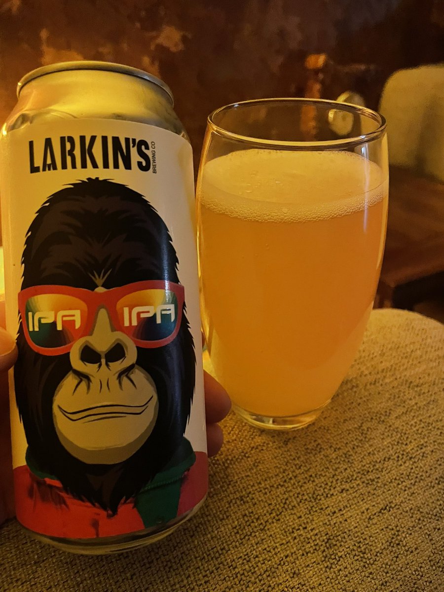 Come on Ireland. Picked up a few irish beers from <a href="/DrinklinkOff/">Drinklink Off Sales</a> and <a href="/p_haughey/">PAUL HAUGHEY</a> today for it. First up Larkins. #WorldCup2023