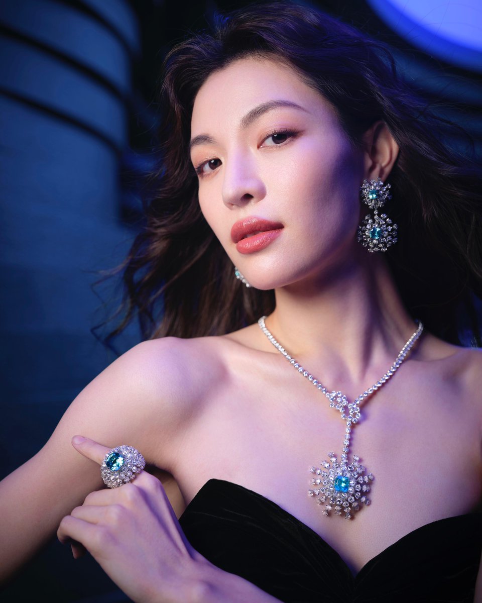 Actor #TonyLeung, actress #CarinaLau, actor #GongJun and actress #ElaineZhong join us for the launch of Blue Book 2023: Out of the Blue in Shanghai. bit.ly/46uSQdc #JeanSchlumberger #TiffanyHighJewelry #TiffanyBlueBook #TiffanyAndCo