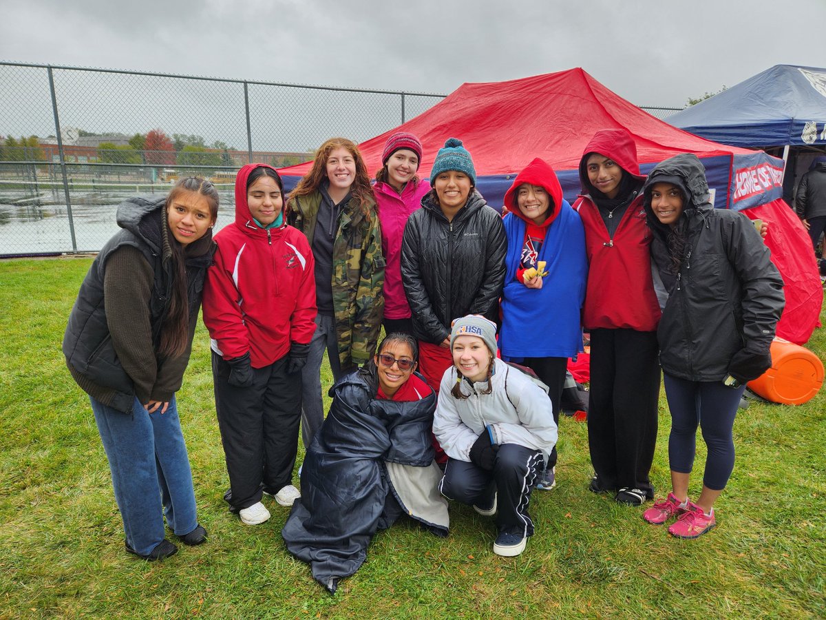 UEC 2k23! It was a cold, wet meet, but we got it done and could not be more proud of all our SE ⚡️XC finishers! 🏃‍♀️🏃‍♀️🥇❤️🌪⚡️
#uec #conference2k23 #fall2k23 #sexc #rollstorm #thisishowweroll