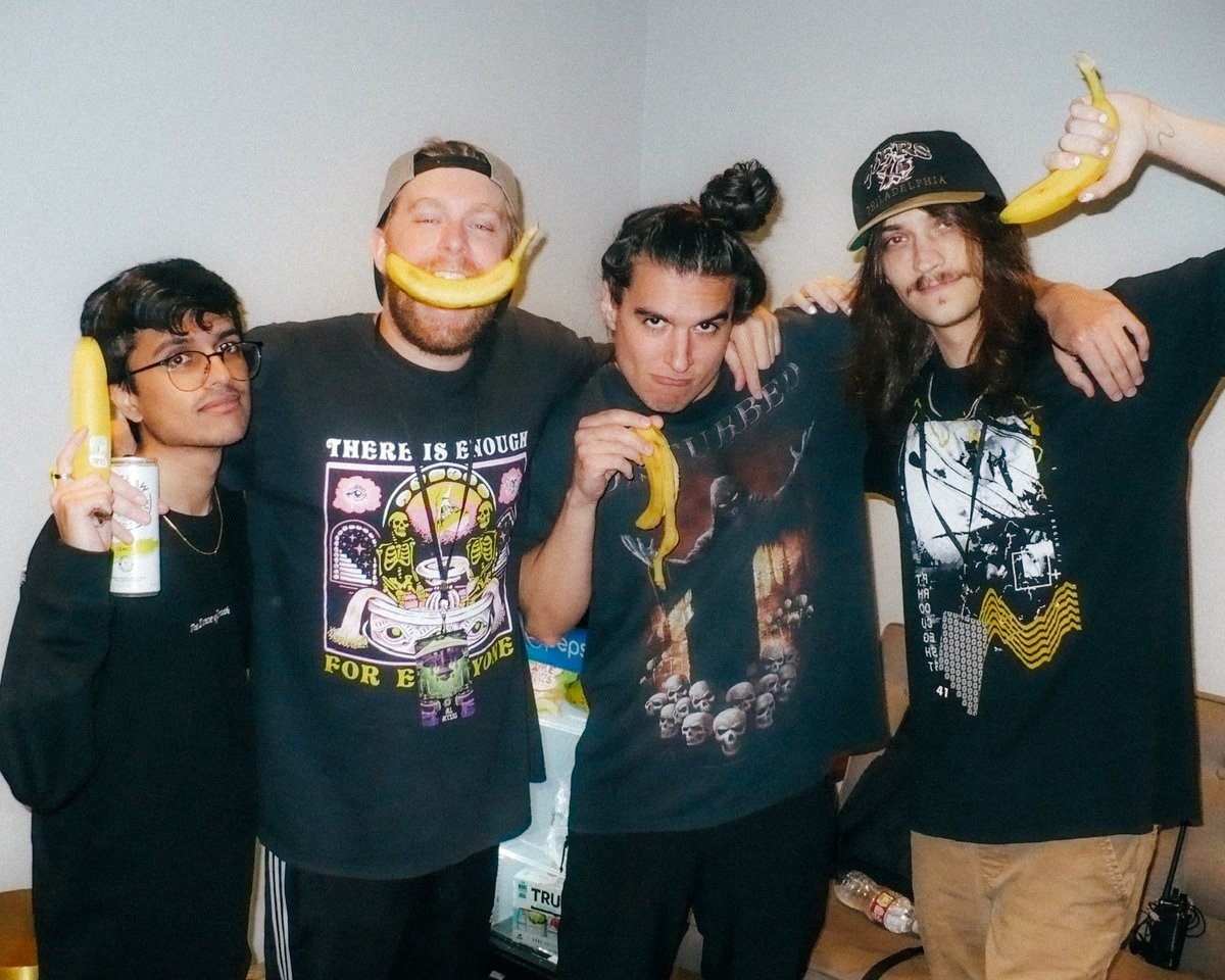 𝕓𝕦𝕜𝕦 tweet media