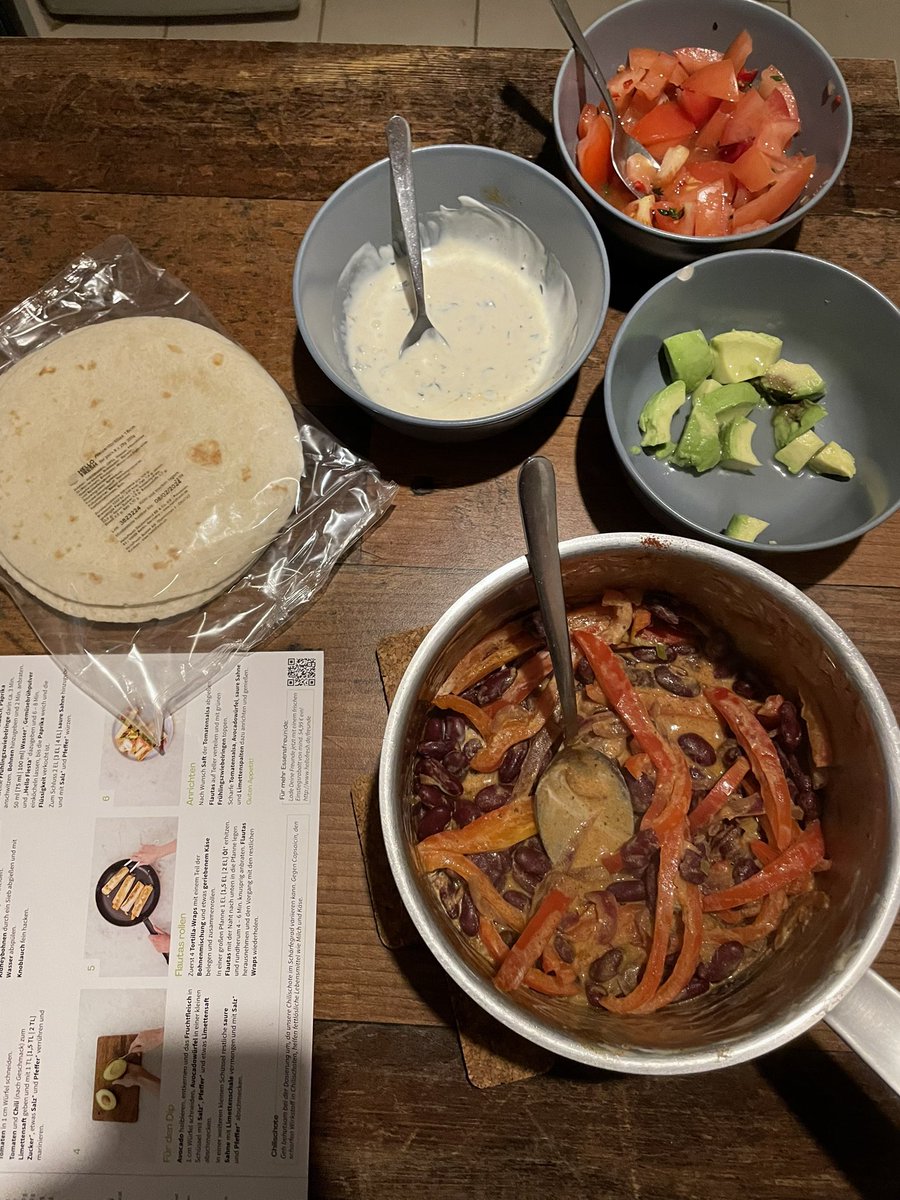 LorConan's tweet photo. Bald habe ich Essen, ich glaube fest dran.

Nebenbei schaue ich übrigens den Stream von @Gronkh. Habe ich schon lange nicht mehr gemacht. Tut gut https://t.co/JWzIj0BY8s