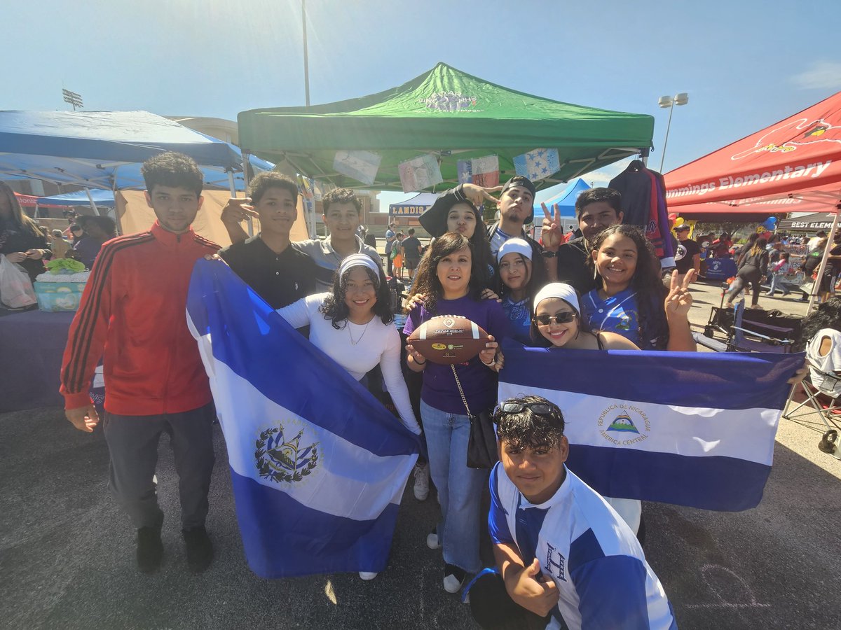 SOAR_LINC_NHS's tweet photo. Way to go Ms. Lopez ... a @CFBPlayoff Houston loves teacher winner! #AliefProudDay with SOAR/LINC/PEP and @AliefWellness #goodstuff #AliefGraduates #VamosSOARLINC @SOAR_NHS https://t.co/1sYG5QO5x1