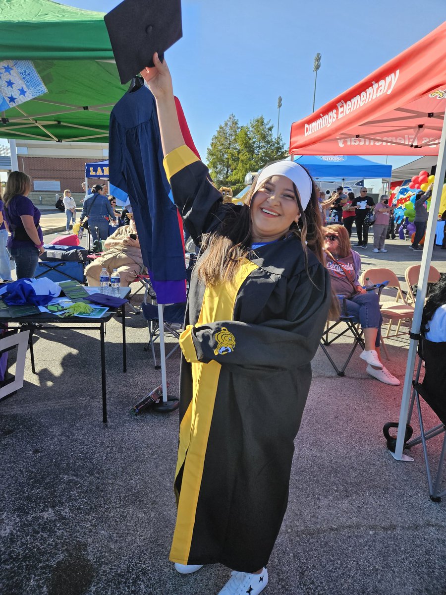 SOAR_LINC_NHS's tweet photo. #AliefProudDay with SOAR/LINC/PEP and @AliefWellness #goodstuff #AliefGraduates #VamosSOARLINC @SOAR_NHS https://t.co/GxYHkpFe9H