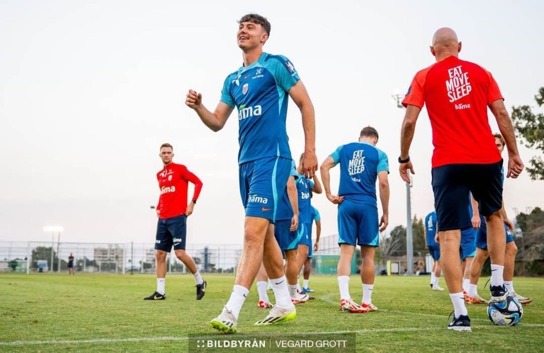 StrandLarsen18's tweet photo. Tomorrow 🇧🇻-🇪🇦 💪🙏 https://t.co/WH2iNFsjFR