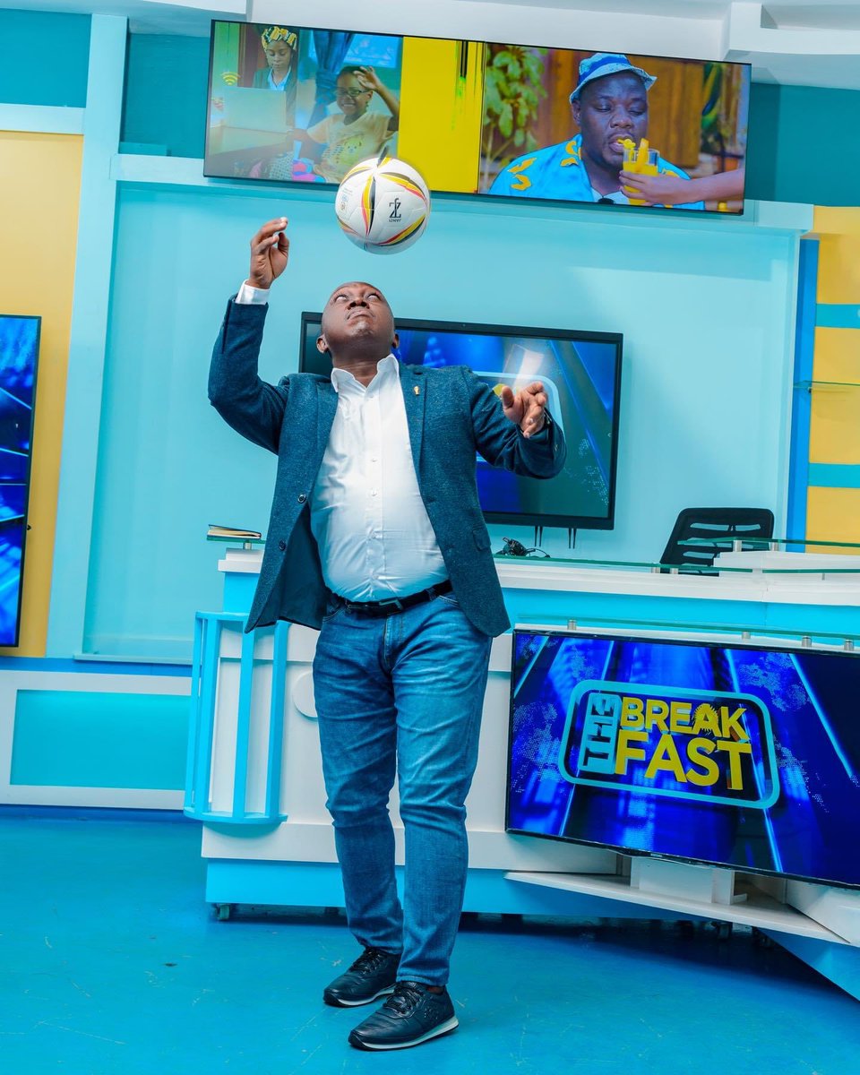 OfficialFUFA's tweet photo. Can your TV Chief Executive Officer dare try out this?
@ShawnMubiru on fire.
#ChallengeHim https://t.co/KvY4CvgtqU