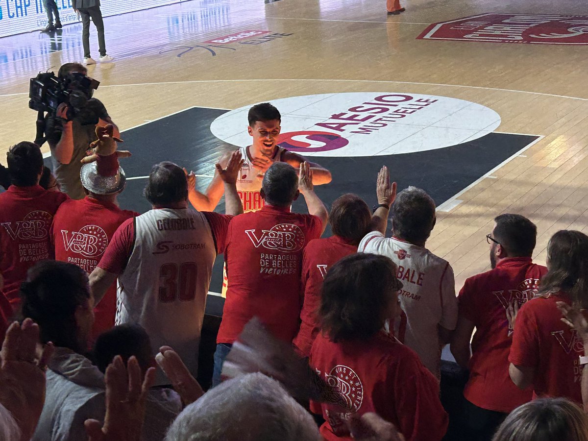 Qu’est ce qu’il nous a fait plaisir ce soir <a href="/matthieum_1/">Matthieu Missonnier</a> ! Quel énergie et quelle défense de fou furieux ❤️🤍