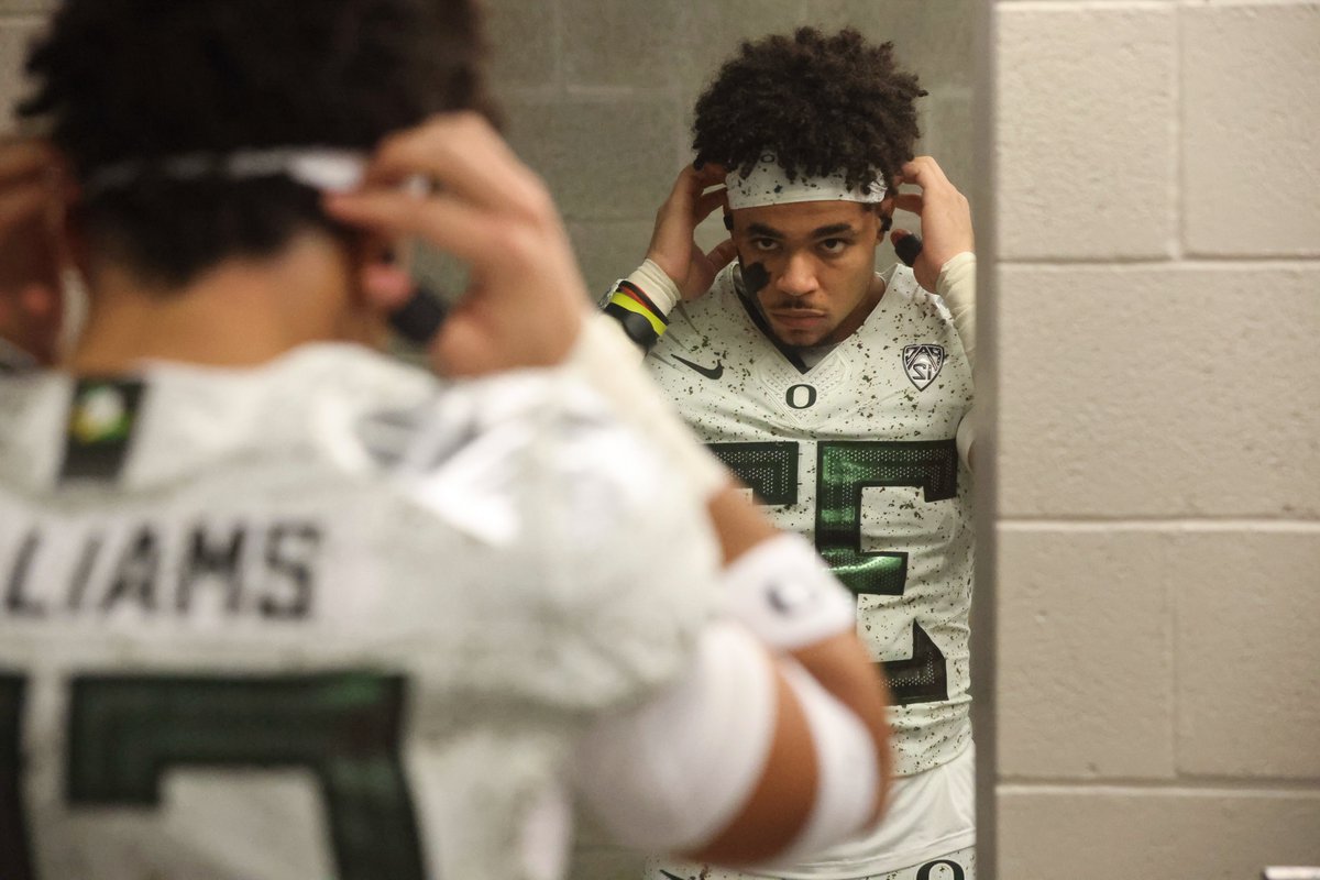 oregonfootball's tweet photo. Dialed. #GoDucks https://t.co/uMu6xCzcRO