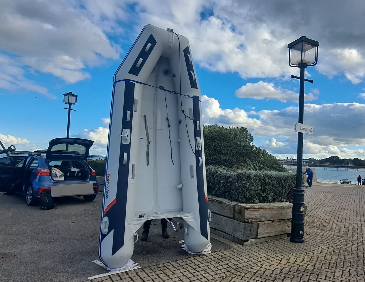 cbullocean46's tweet photo. Our #honwave 3.8 meter Rib standing alongside a lamp post in #hythemarina shows the real size of the boat. https://t.co/qbVBLnSQsY
