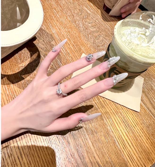 mohammedsshh's tweet photo. Today's manicure https://t.co/CLqbtcZf9w
