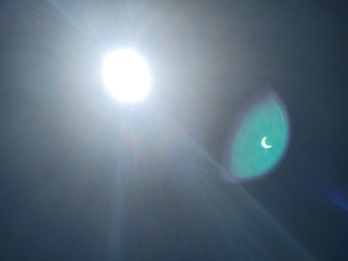 The eclipse is quite the phenomenon.
So, I had to look right into it to get the best view. You're welcome.
#iseespotsnow