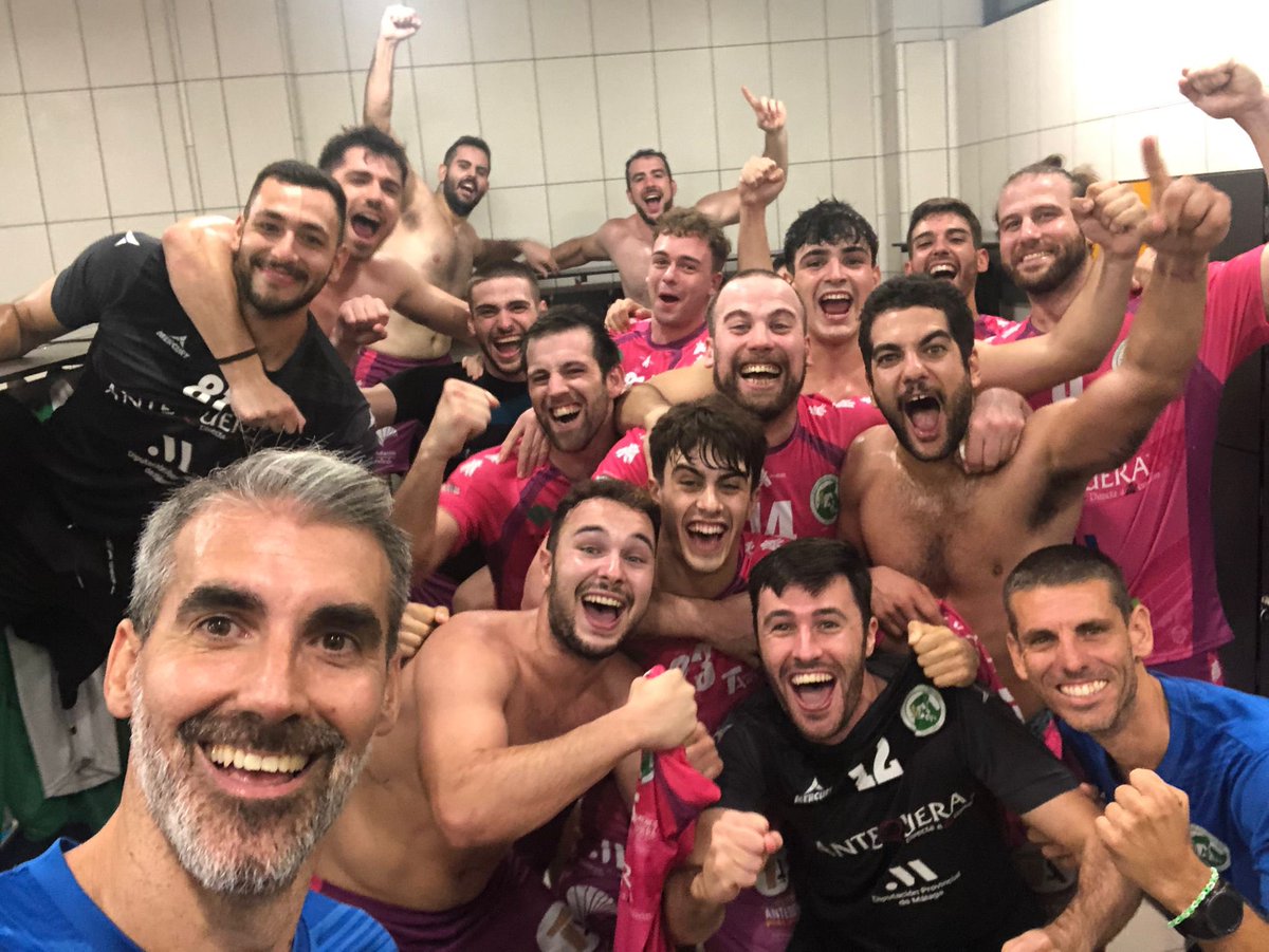 DolmenesAtqBM's tweet photo. ¡OTRA de la banda! 💚🚀

Completamos una semana para el recuerdo ganando en Ibiza 22-27 😍.

#MuchoVerde💚 #EsteVerdeContagia #SomosDeBalonmano https://t.co/pQ4vcYLTWI