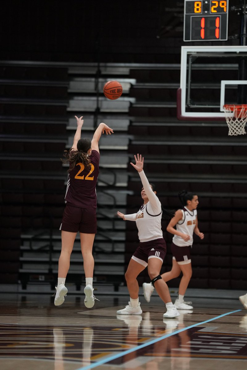 Appreciate the support from <a href="/IonaGaels/">Iona Athletics</a>, <a href="/IUMaroonManiacs/">Maroon Maniacs</a> and our alumni. Thanks for a terrific weekend.

#LockedIn #BeTheStandard #GaelNation