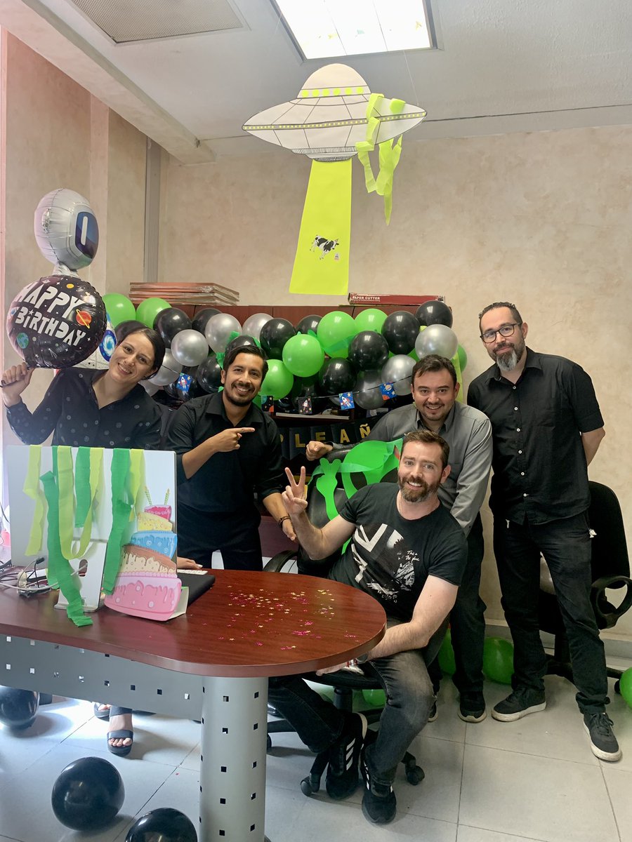 CarlosPalomoF's tweet photo. 👽 #AlienParty Mi fiesta #godin … https://t.co/vO7v6RAkgZ