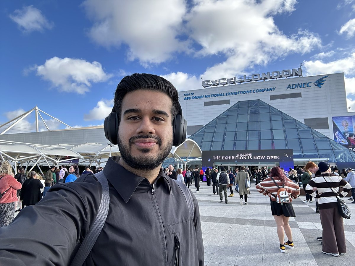 SurajKMehan's tweet photo. EGX today was a blast! Thanks to everyone who came and talked to myself and Madeleine Thrush! And thank you to Will Freeman @spadgy_OTA for looking after us and being the most gracious host for our fireside chat 😊 #EGX2023 #PlayStation #LondonStudio https://t.co/lUkaI5aqB7