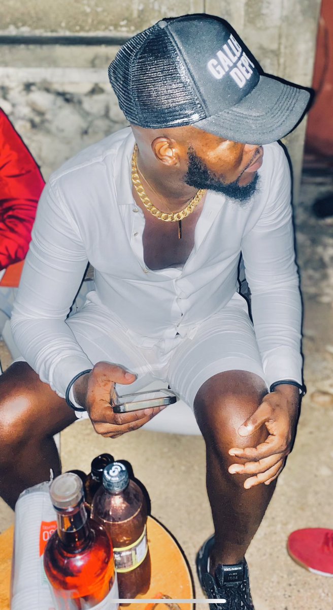 Frednaval16's tweet photo. Even though i am a real black color addicted 🥲 https://t.co/zbapnewH6C