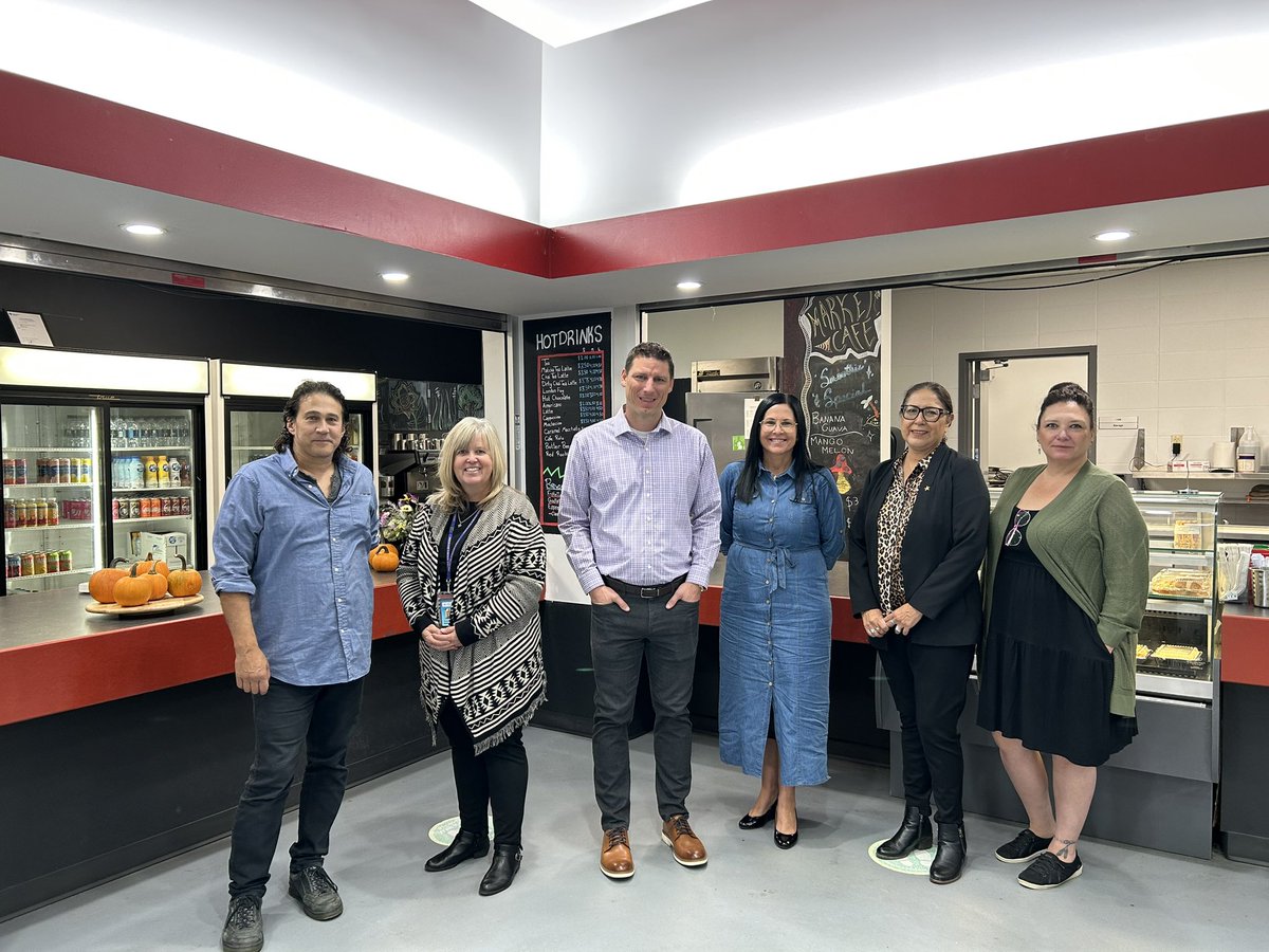 Always enjoy sharing the amazing CTS programming in our buildings. Great conversation with Kee Tas Kee Now Tribal Council Education Authority on how we can work collectively to improve educational opportunities for students. #WeAreCBE @LPpritchard22 @Indigenous_cbe