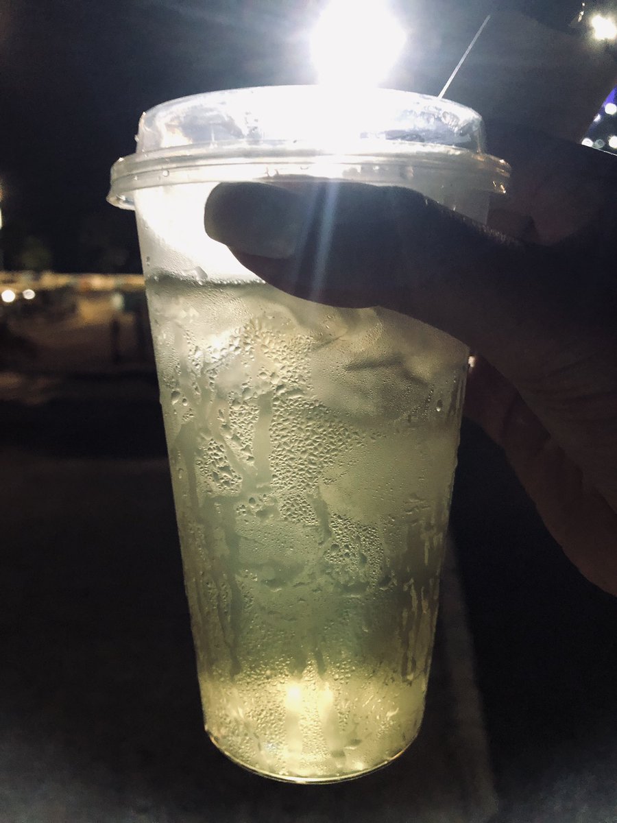 vava_master's tweet photo. 圣水是对狗狗的恩赐

#调教贱狗 #圣水 #恩赐 https://t.co/TfC68A2q1e