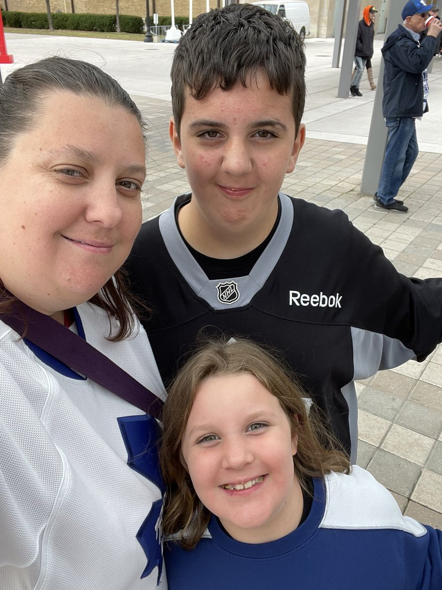 Megsrait28's tweet photo. At our first @TorontoMarlies game!!! #homeopener https://t.co/Zkc9PjOIAD
