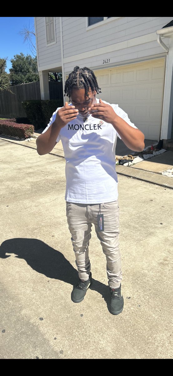 GloBoy5700's tweet photo. i grew up fast i was thuggin young ™️
#TM4L
#LongLiveDemMembers https://t.co/ylFrr0KL3q
