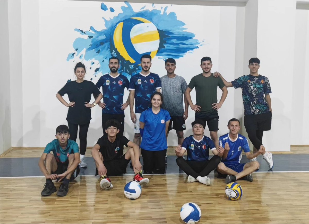 Geleneksel Voleybol maçımızı bu hafta Belediye Başkanımız Mehmet Emin Geylani'nin Tatvan'ımıza kazandırdığı Tatvan Belediyesi Sporcu Fabrikasında Yaptık 

Gençlik Meclisimiz Her yerde..

Sende bize katıl Birlikte Daha Güçlü Olalım..
<a href="/EminGeylani/">Mehmet Emin GEYLANİ</a>