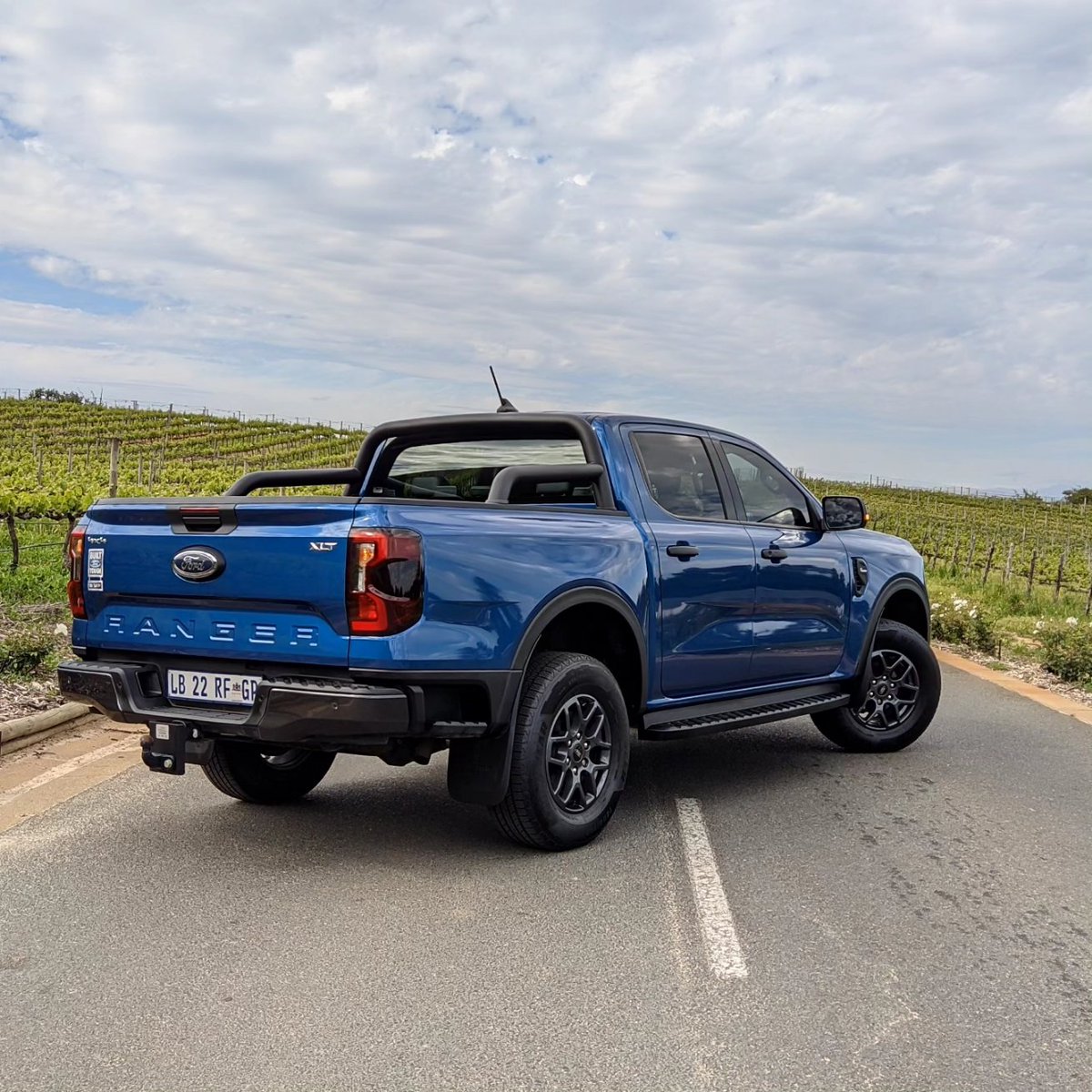 TechnoBokMedia's tweet image. Spending some time with the mighty @FordSouthAfrica Ford Ranger XLT. Powered by an efficient 2.0L Bi-Turbo Diesel motor. It had the #Tech, and it has the prowess both on and off-road to back things up! Pricing for the XLT starts at R632,000.
.
.
#BuiltFordTough 
#NewFordRanger