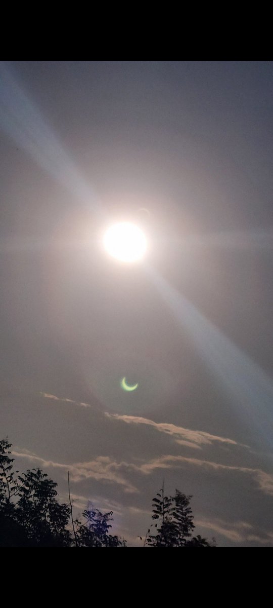 f3rnandamaria's tweet image. As fotos do eclipse está assim para mim

#ecli