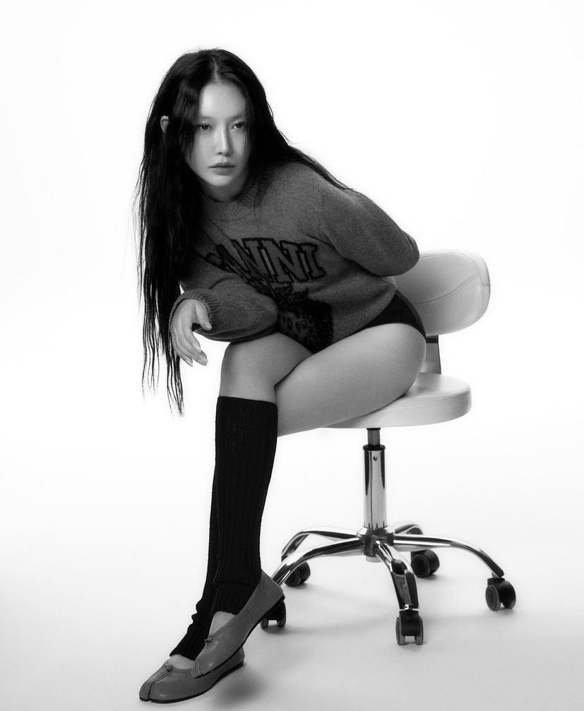 BBGIRLSLATAM's tweet photo. 📸| Minyoung para la revista Marie Claire.

-🌼

#브브걸 #BBGirls @weare_bbgirls https://t.co/gpKAXwhu2t