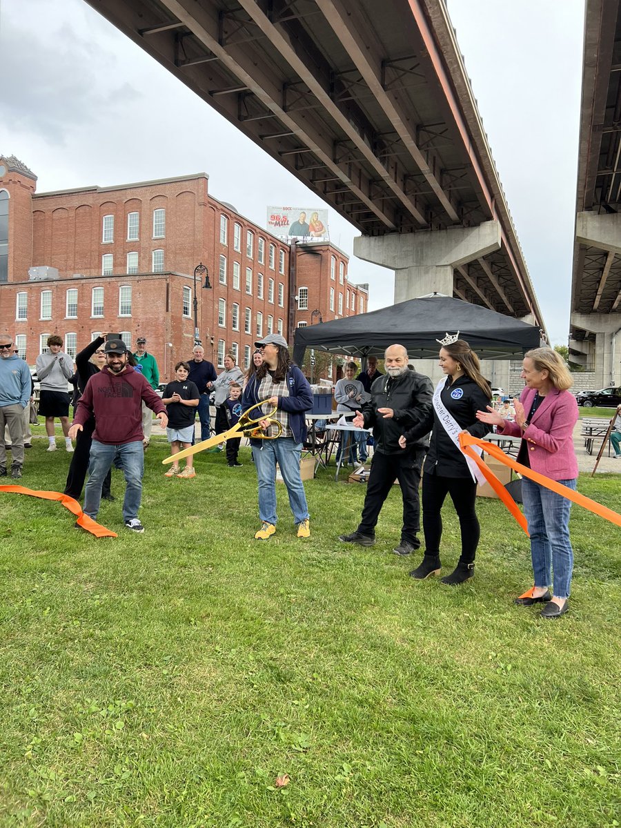 A great turnout today to support the arts and celebrate the ribbon cutting for the incredible new murals under the bridge by Arms Park.

Thank you to Harry Umen and your team - including Big Sam’s Paints and Sam Weinberger - for sharing your immense talent with our city.