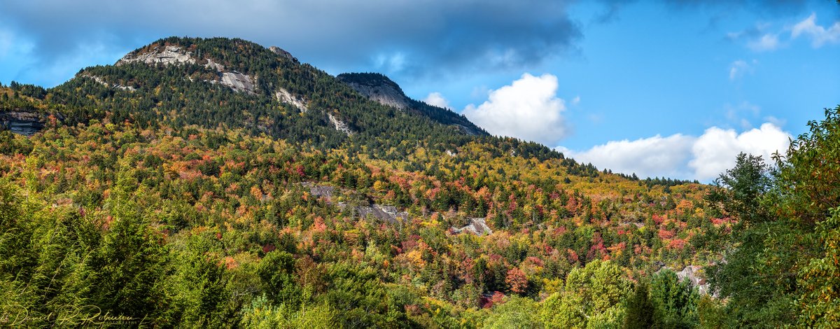 davidr_robinson's tweet photo. Here's a wide panoramic shot of Grandfather Mountain shot with my 70-350mm along the Blue Ridge Parkway.
#grandfathermountain #northcarolina #exploreboone #visitnc #fall #autumn #leaves #mountain #mountains #blueridgemountains #blueridge #blueridgeparkway #landscapephotography #landscapes #trees #blueridgemoments #sony #sonya6600 #sonyalpha #bealpha #sony70350